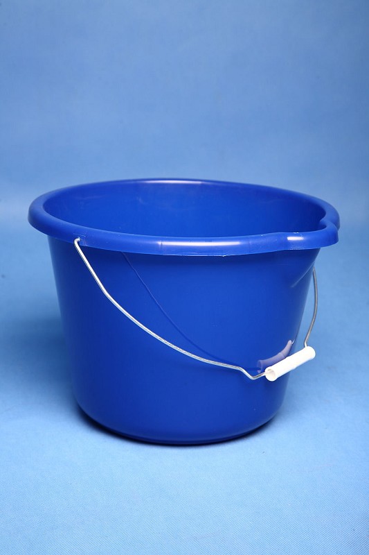 Bucket 12 liters Blue with Spout